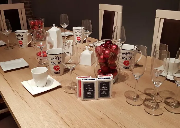 Trzy Sowy Noclegi Bytom 24H Meldunek Samodzielny Wygodnelokumpl דירה ביטום