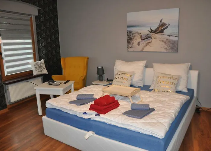 Trzy Sowy Noclegi Bytom 24H Meldunek Samodzielny Wygodnelokumpl דירה ביטום